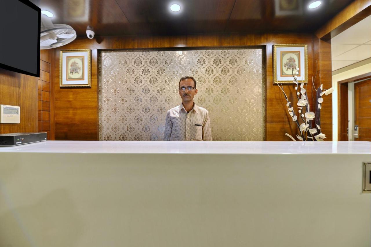 Oyo 9753 Hotel Cheelgadi Джайпур Екстериор снимка